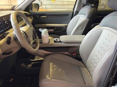 Certified 2024 Kia EV9 Wind AWD/4WD image 9