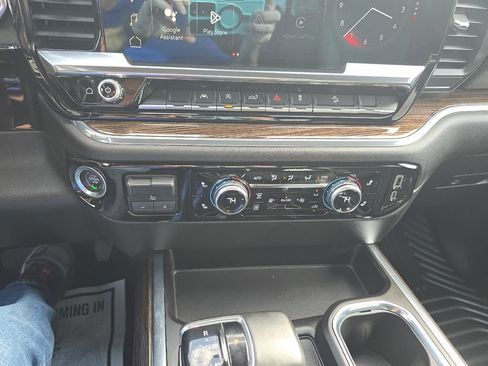 Used 2023 GMC Sierra 1500 Elevation w/ Preferred Package image 32