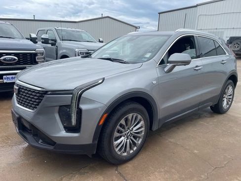 Used 2025 Cadillac XT4 Premium Luxury FWD image 1