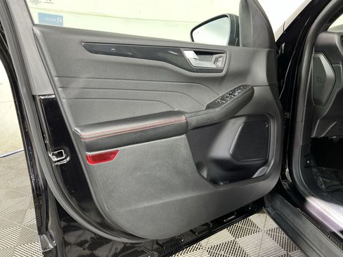 Certified 2023 Ford Escape ST-Line w/ Tech Pack #1 AWD/4WD image 14