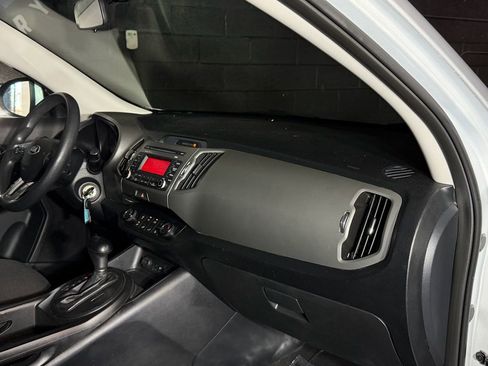 Used 2016 Kia Sportage LX AWD/4WD image 16
