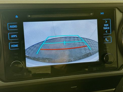 Used 2016 Toyota Tacoma TRD Sport w/ Towing Package AWD/4WD image 21