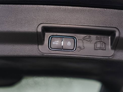 Used 2023 Ford Explorer XLT w/ Equipment Group 202A image 40