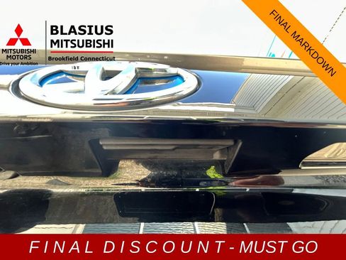 Used 2023 Toyota RAV4 Limited image 11