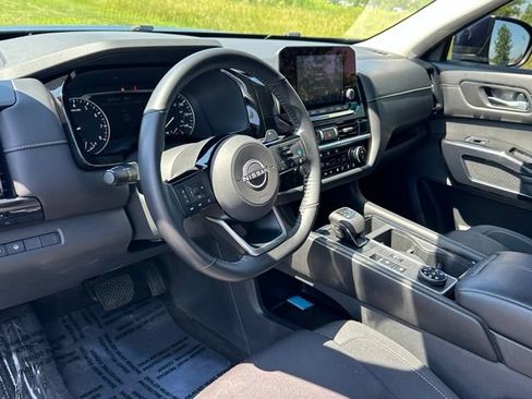 Used 2022 Nissan Pathfinder SV AWD/4WD image 27