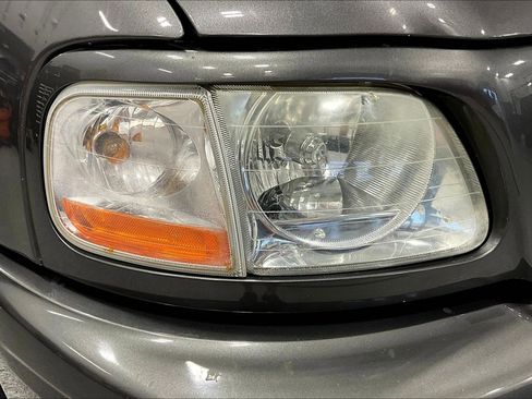 Used 2004 Ford F150 Lightning RWD image 26