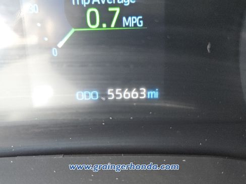 Used 2024 Toyota Sienna XLE FWD image 22