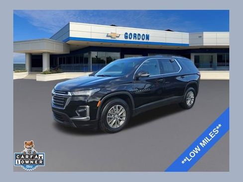 Used 2023 Chevrolet Traverse LT image 1