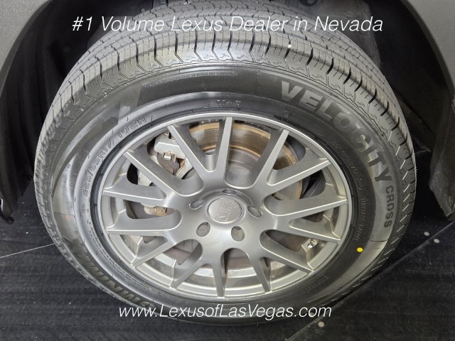 Used 2021 Toyota RAV4 LE AWD/4WD image 12