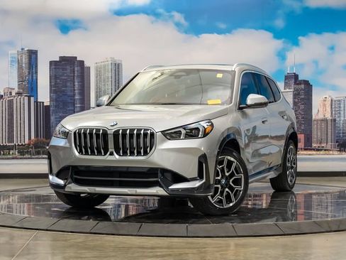 Used 2025 BMW X1 xDrive28i AWD/4WD image 2