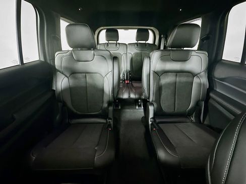 New 2025 Jeep Grand Cherokee L Altitude image 10