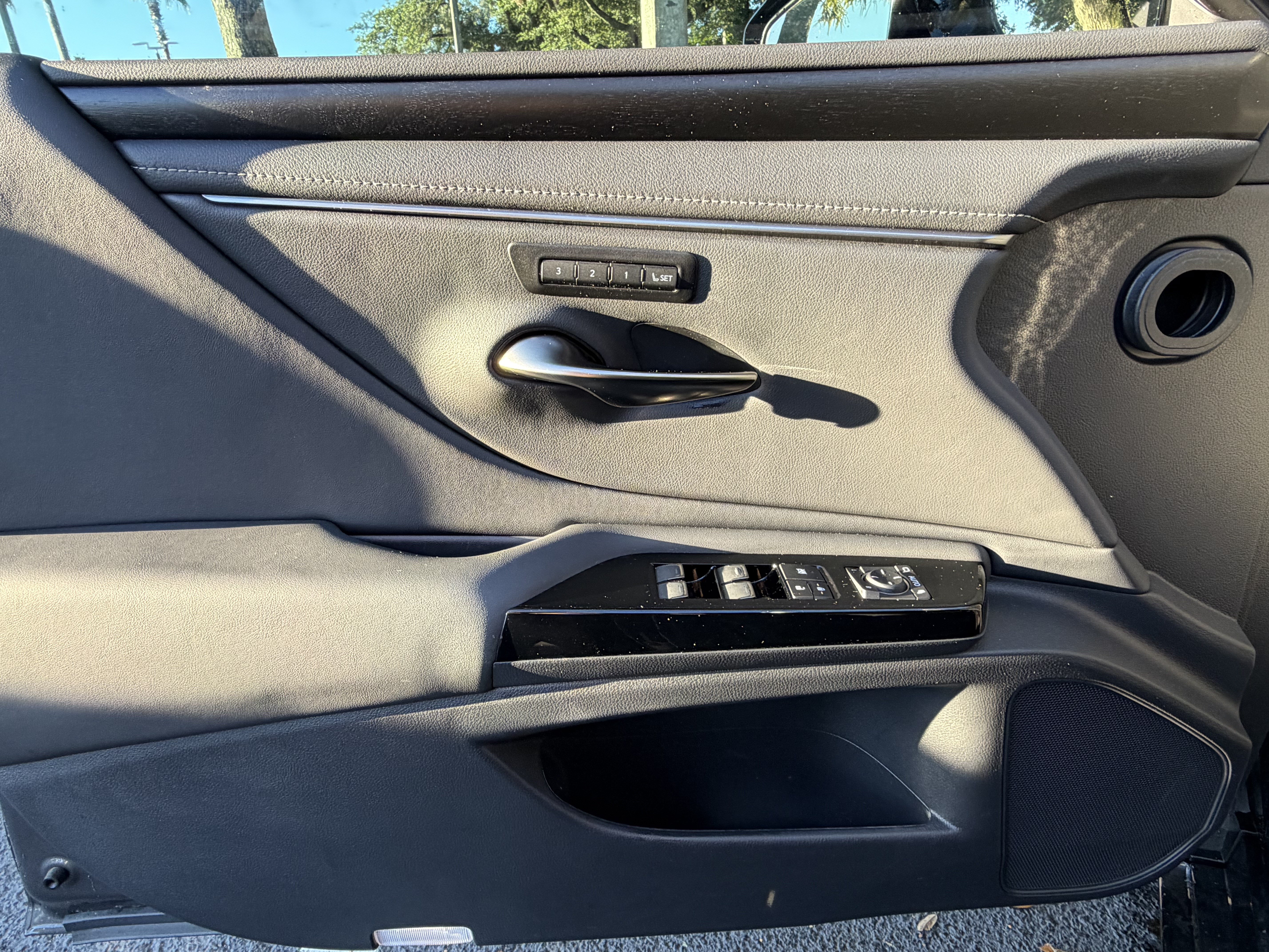 Certified 2025 Lexus ES 350 w/ Premium Package FWD image 13