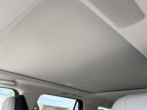 New 2025 Lincoln Navigator Reserve image 25