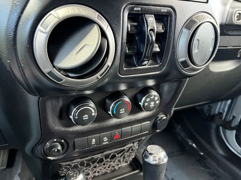 Used 2016 Jeep Wrangler Unlimited Sport w/ Quick Order Package 24S image 29