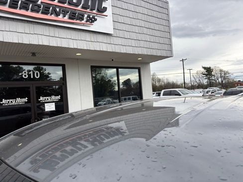 Used 2024 Nissan Rogue SV image 12