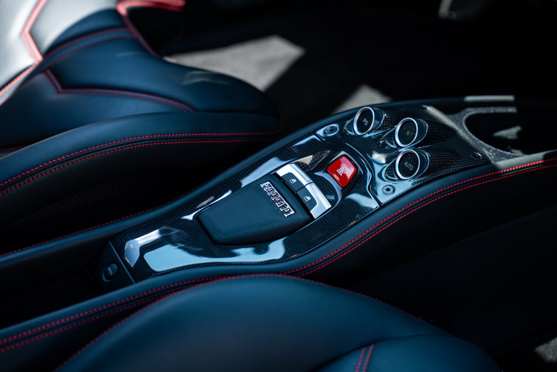 Used 2014 Ferrari 458 Italia Coupe RWD image 5