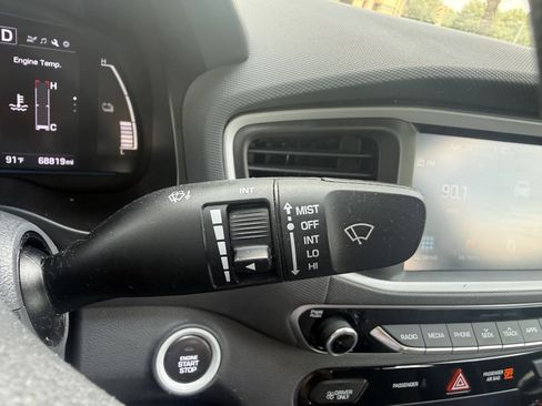 Used 2018 Hyundai Ioniq Blue FWD image 30