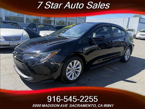 Used 2024 Toyota Corolla LE w/ LE Premium Package image 3