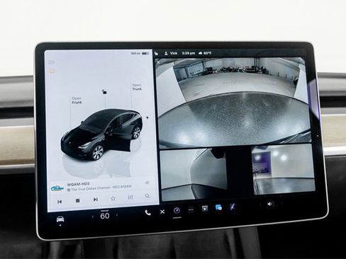 Used 2022 Tesla Model Y Long Range image 37