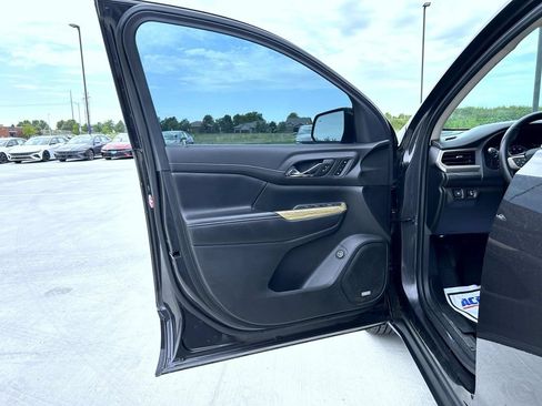 Used 2019 GMC Acadia Denali w/ Technology Package AWD/4WD image 10