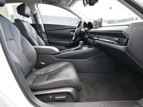 Used 2023 Honda Accord Touring image 32