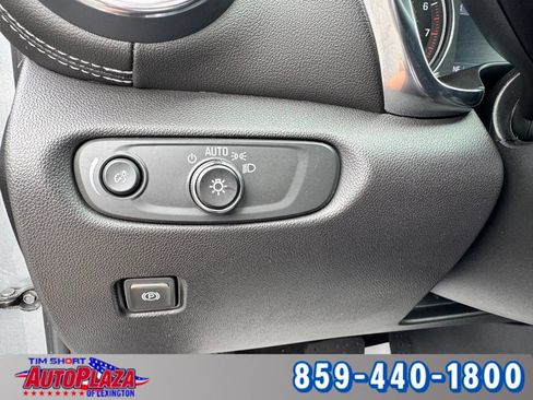 Used 2025 Chevrolet Blazer LT AWD/4WD image 25