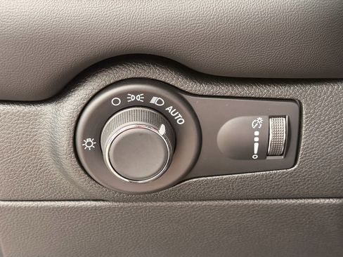Used 2025 Dodge Durango R/T AWD/4WD image 13