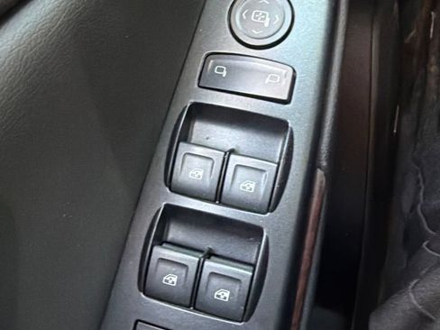 Used 2015 GMC Yukon XL SLE AWD/4WD image 10