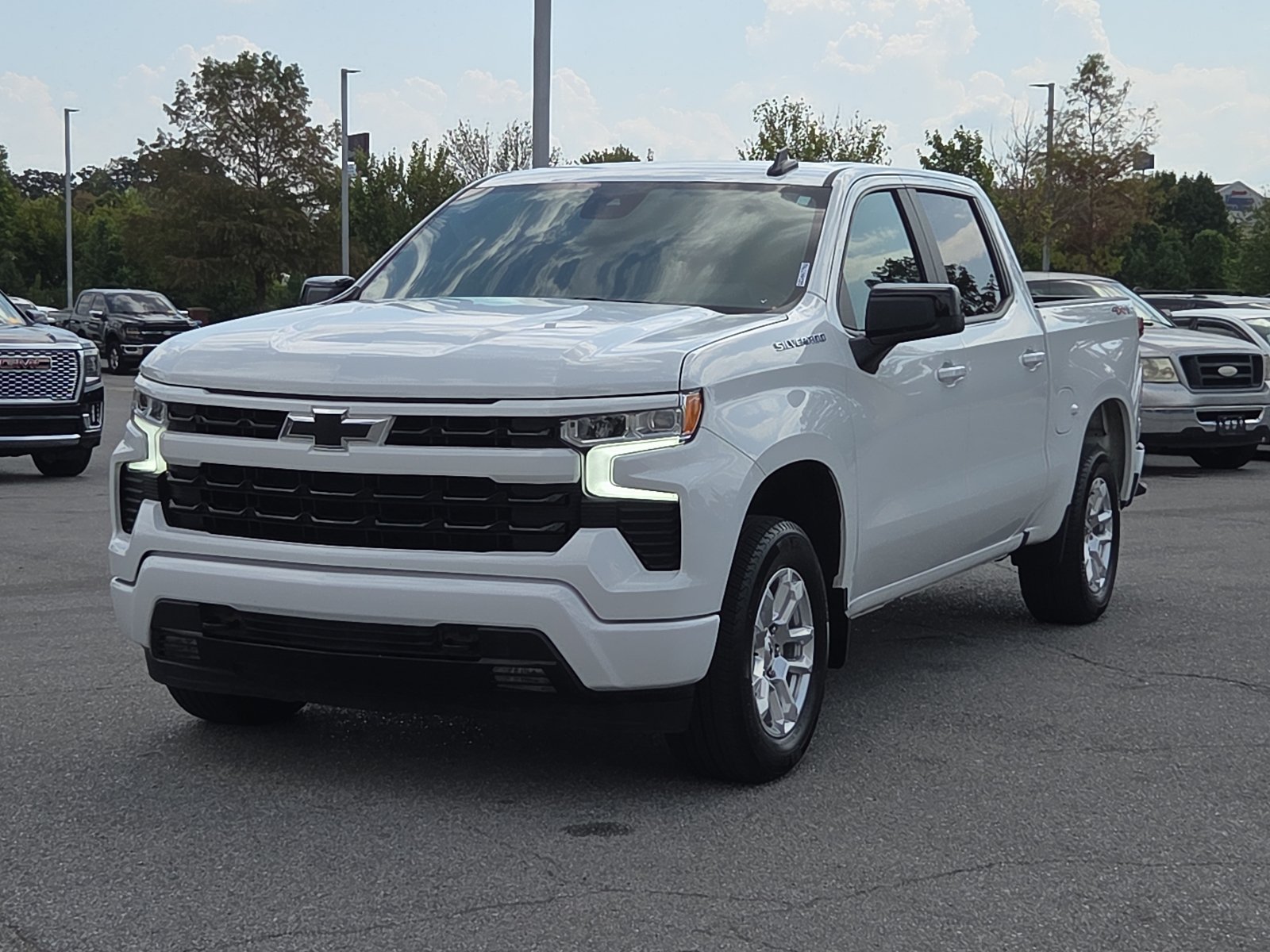Used 2026 Chevrolet Silverado 1500 RST AWD/4WD image 2