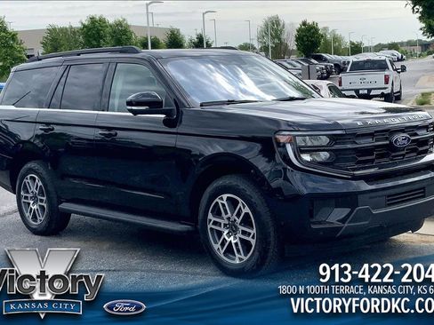 Used 2025 Ford Expedition Active AWD/4WD image 1