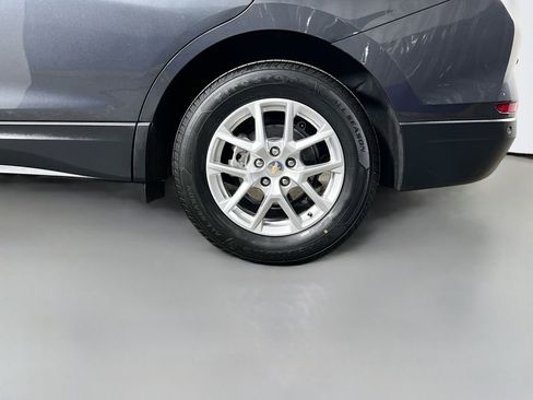 Used 2023 Chevrolet Equinox LT image 29