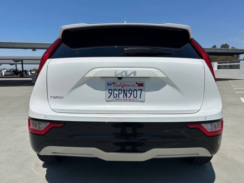 Used 2023 Kia Niro Wind FWD image 9