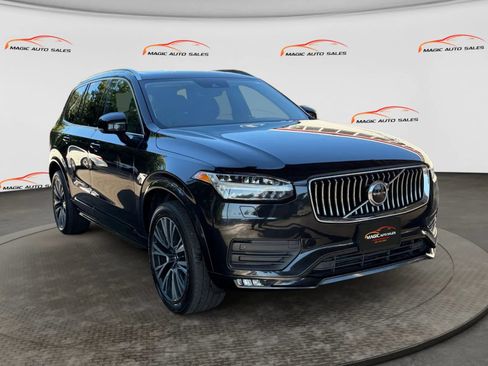 Used 2021 Volvo XC90 T5 Momentum w/ Climate Package AWD/4WD image 5