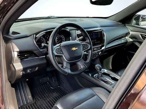 Used 2023 Chevrolet Traverse LT w/ LT Premium Package image 14