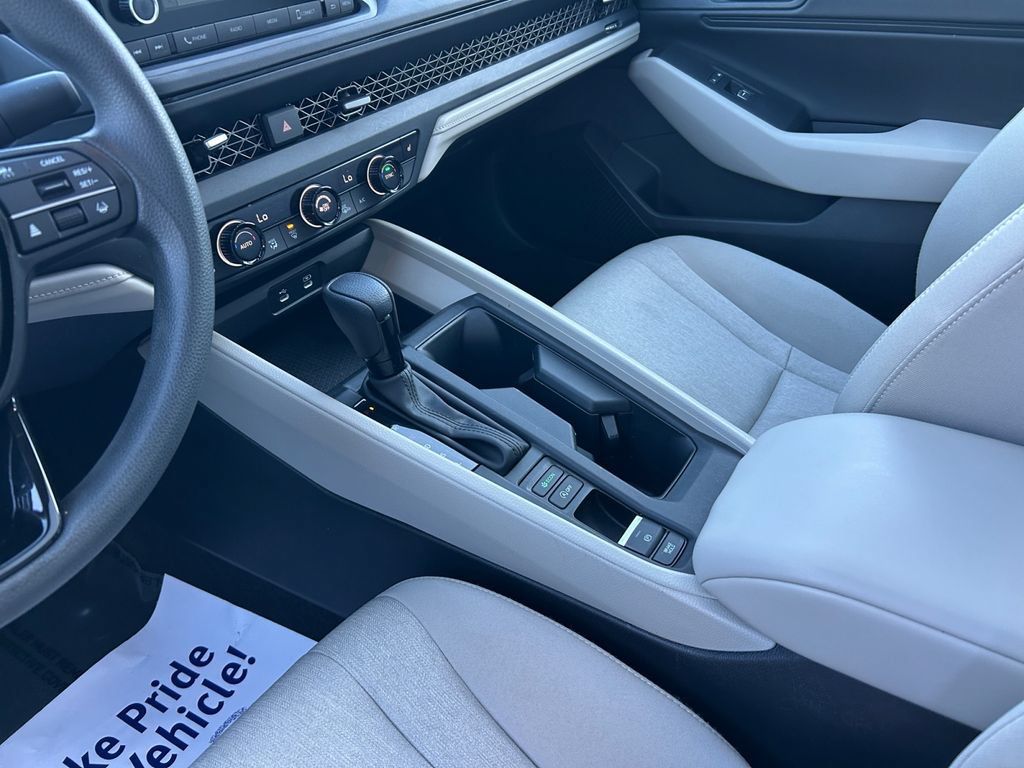 Certified 2024 Honda Accord EX image 11