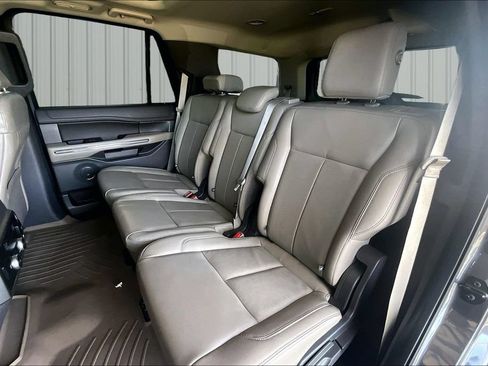 Used 2020 Ford Expedition XLT w/ Equipment Group 202A RWD image 19