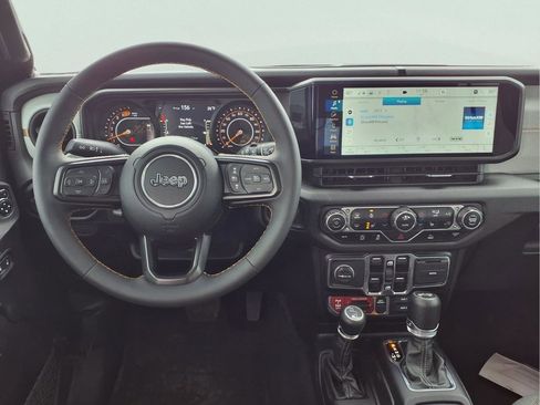 Used 2024 Jeep Wrangler Willys AWD/4WD image 4