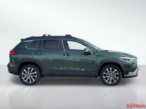 Certified 2023 Toyota Corolla Cross XLE w/ Convenience Package FWD image 5