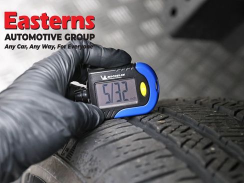 Used 2025 Jeep Wrangler Unlimited Sahara w/ Safety Group AWD/4WD image 28