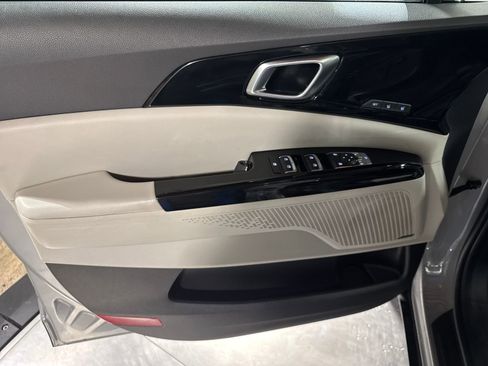 Certified 2024 Kia Carnival SX Prestige image 24