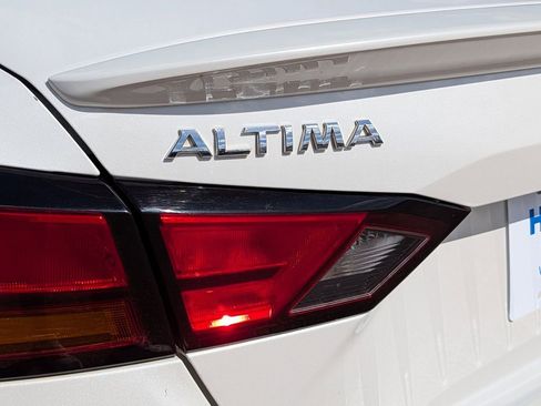 Used 2021 Nissan Altima 2.5 SR w/ SR Premium Package image 8