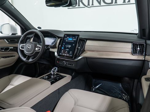 New 2026 Volvo XC90 B5 Plus w/ Protection Package image 14