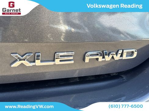 Used 2024 Toyota Highlander XLE image 35