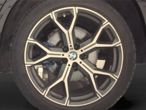 Used 2022 BMW X5 xDrive40i w/ Premium Enhanced Package AWD/4WD image 19