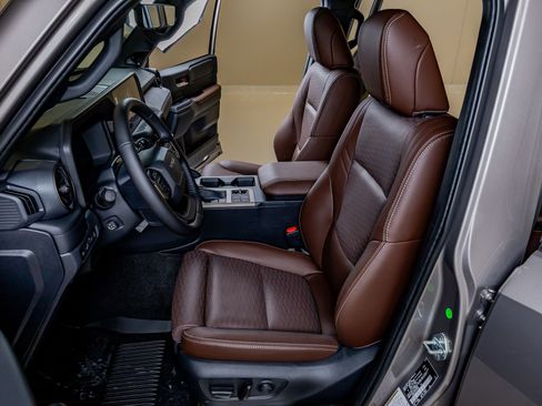 Used 2026 Toyota Land Cruiser w/ Premium Package image 30