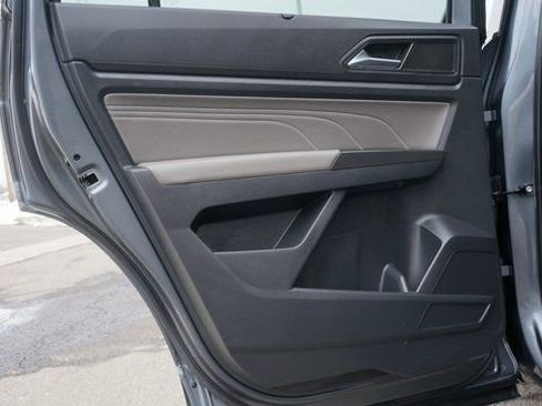 Certified 2023 Volkswagen Atlas SE w/ Panoramic Sunroof Package image 45