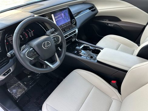 Used 2024 Lexus RX 350 FWD w/ Technology Package image 10