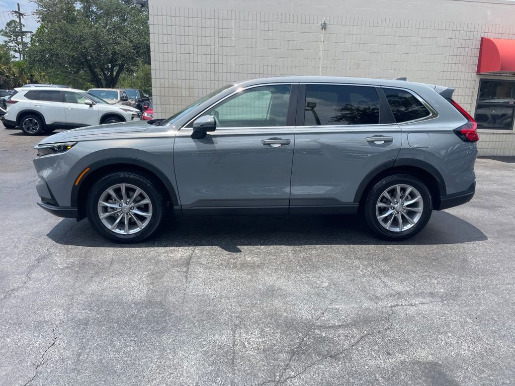 Used 2025 Honda CR-V EX image 2