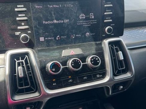 Used 2023 Kia Sorento LX FWD image 13