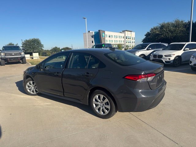 Used 2025 Toyota Corolla LE FWD image 5